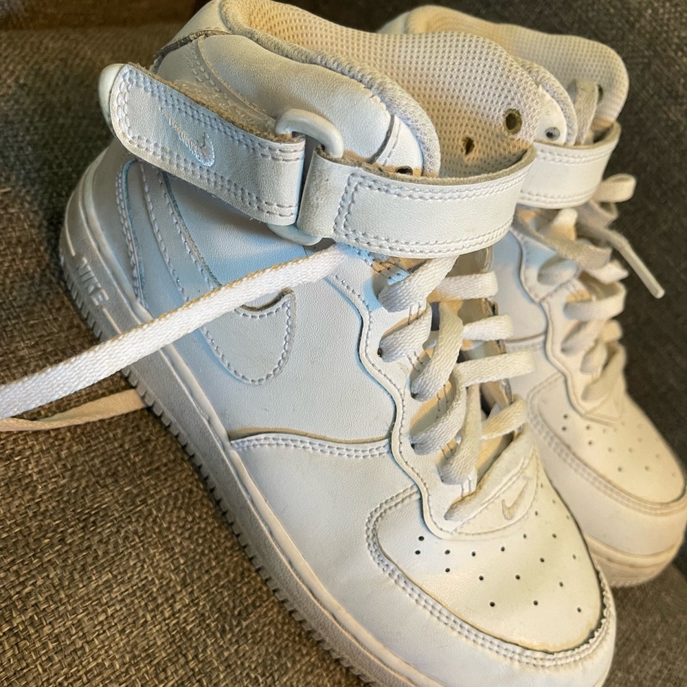 Air Force High Tops Size 2.5